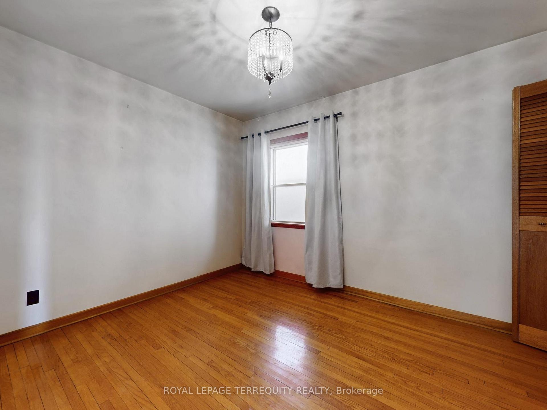 Photo 19 of 371 Strathmore Boulevard, Toronto, Danforth — HOMEH