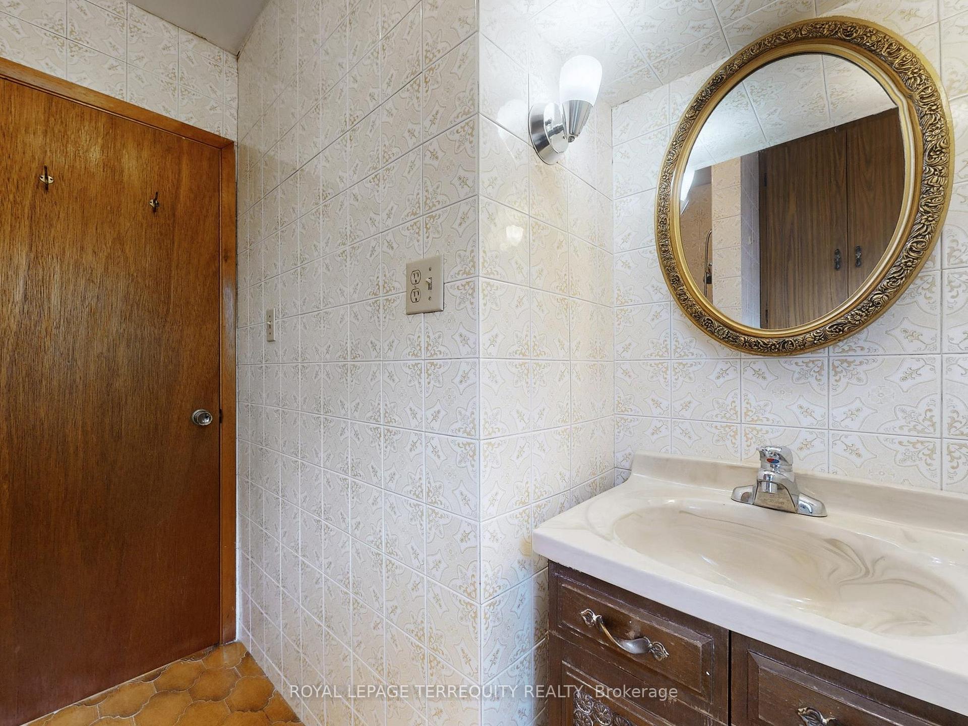 Photo 28 of 371 Strathmore Boulevard, Toronto, Danforth — HOMEH