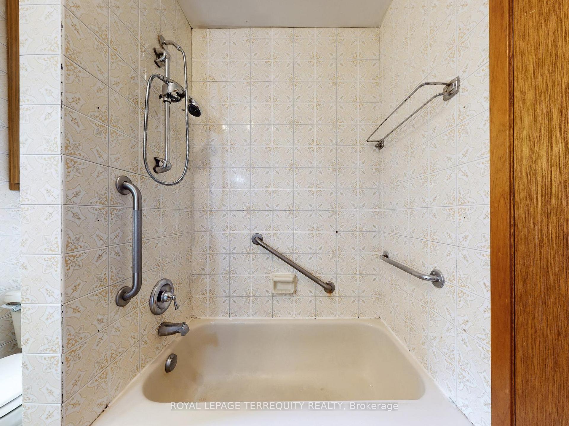 Photo 25 of 371 Strathmore Boulevard, Toronto, Danforth — HOMEH