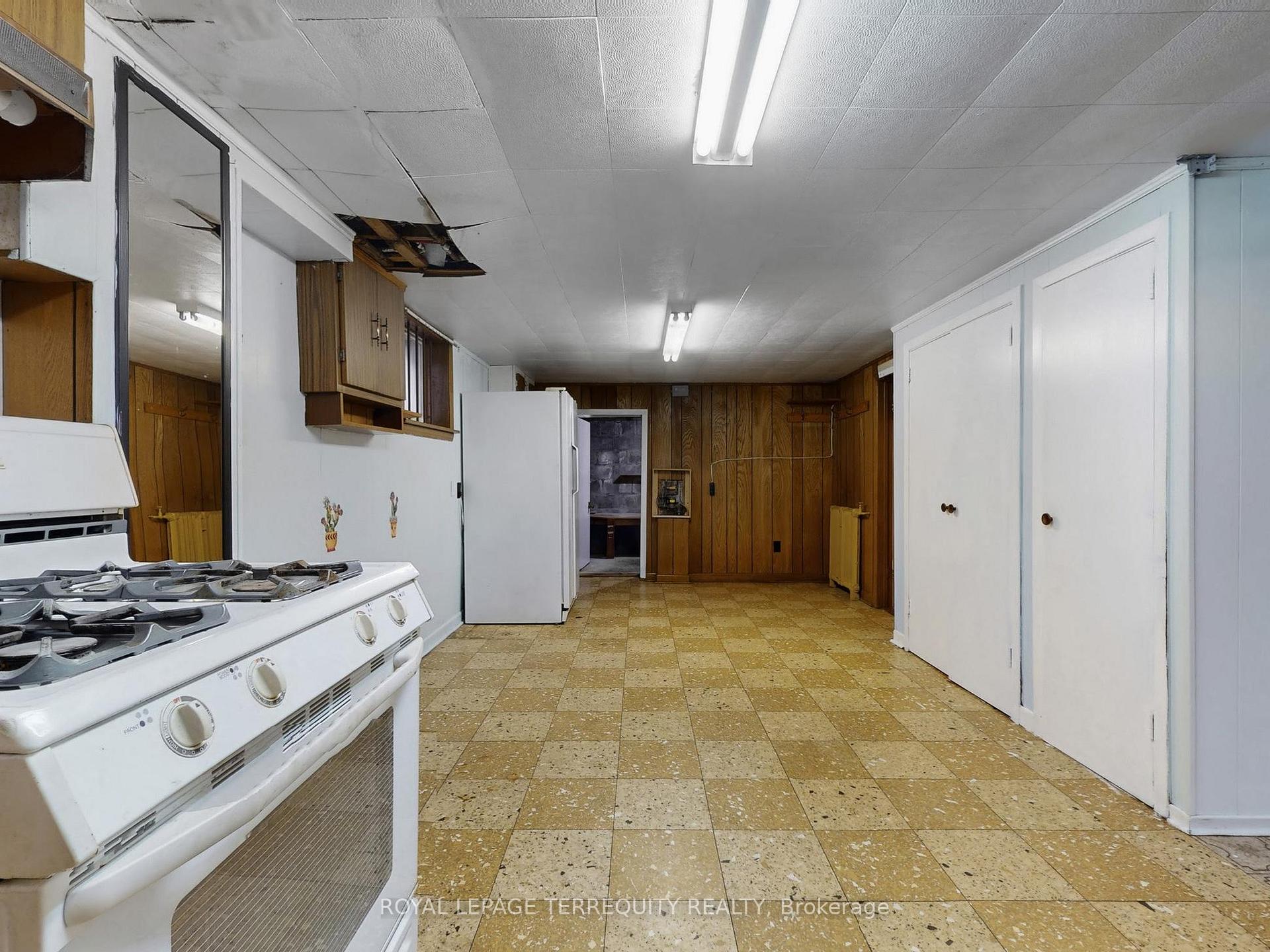 Photo 29 of 371 Strathmore Boulevard, Toronto, Danforth — HOMEH