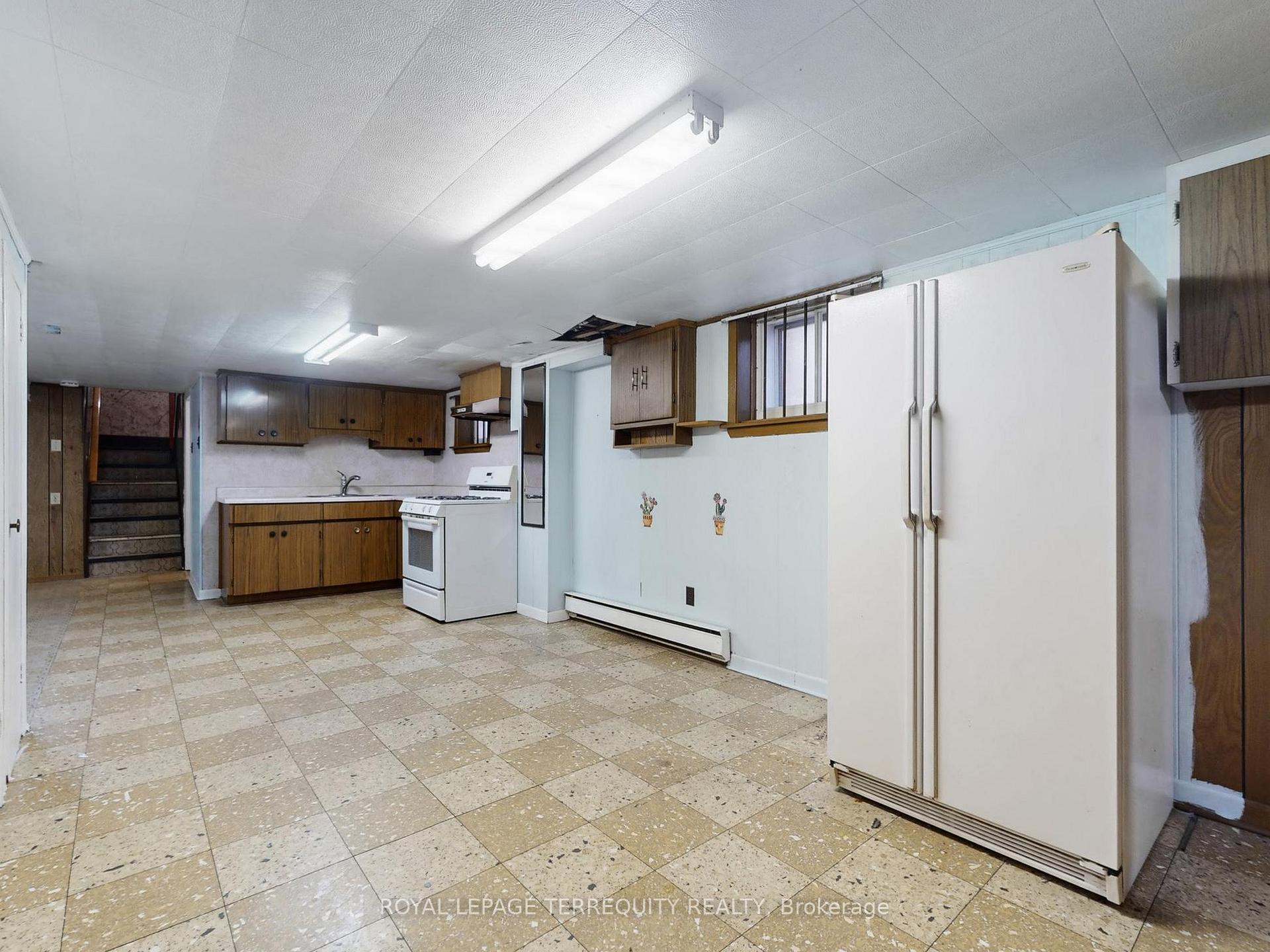 Photo 32 of 371 Strathmore Boulevard, Toronto, Danforth — HOMEH