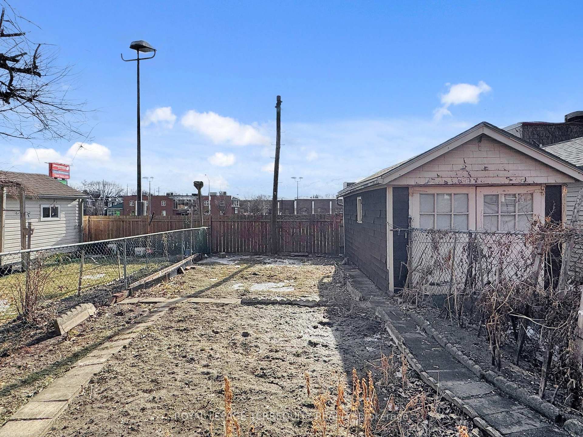 Photo 42 of 371 Strathmore Boulevard, Toronto, Danforth — HOMEH