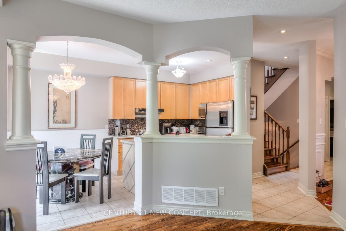 Photo 6 of 115 Ridgeway Court, Vaughan, Maple — HOMEH
