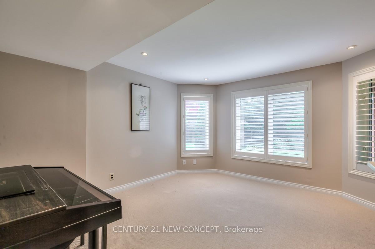 Photo 14 of 115 Ridgeway Court, Vaughan, Maple — HOMEH