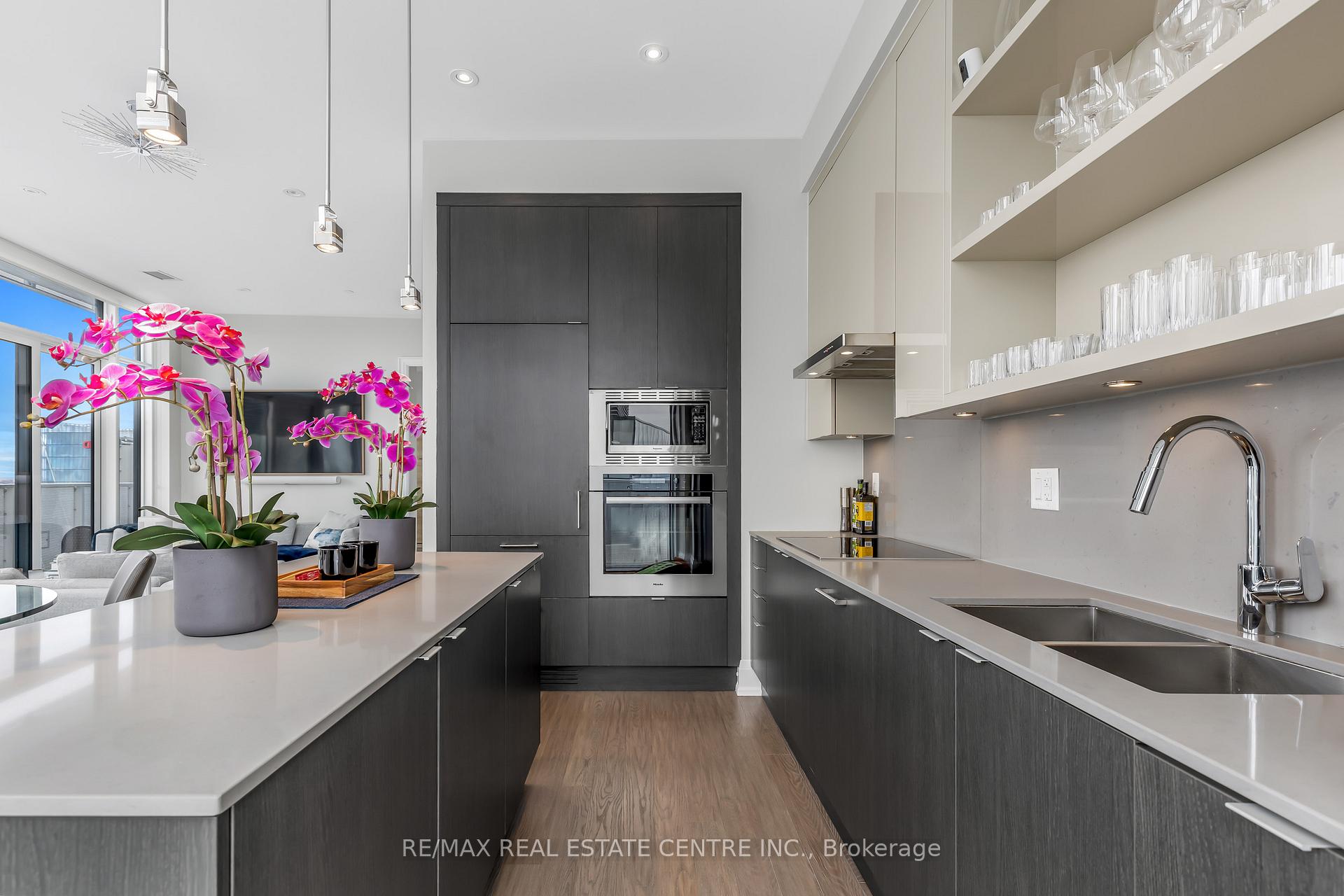Photo 15 of Unit SPH 201, 88 Harbour Street, Toronto, Waterfront Communities — HOMEH