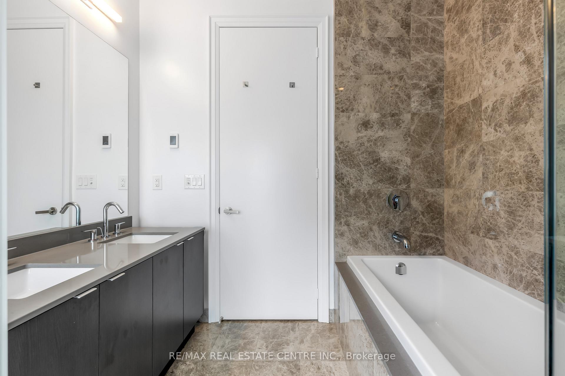 Photo 14 of Unit SPH 201, 88 Harbour Street, Toronto, Waterfront Communities — HOMEH