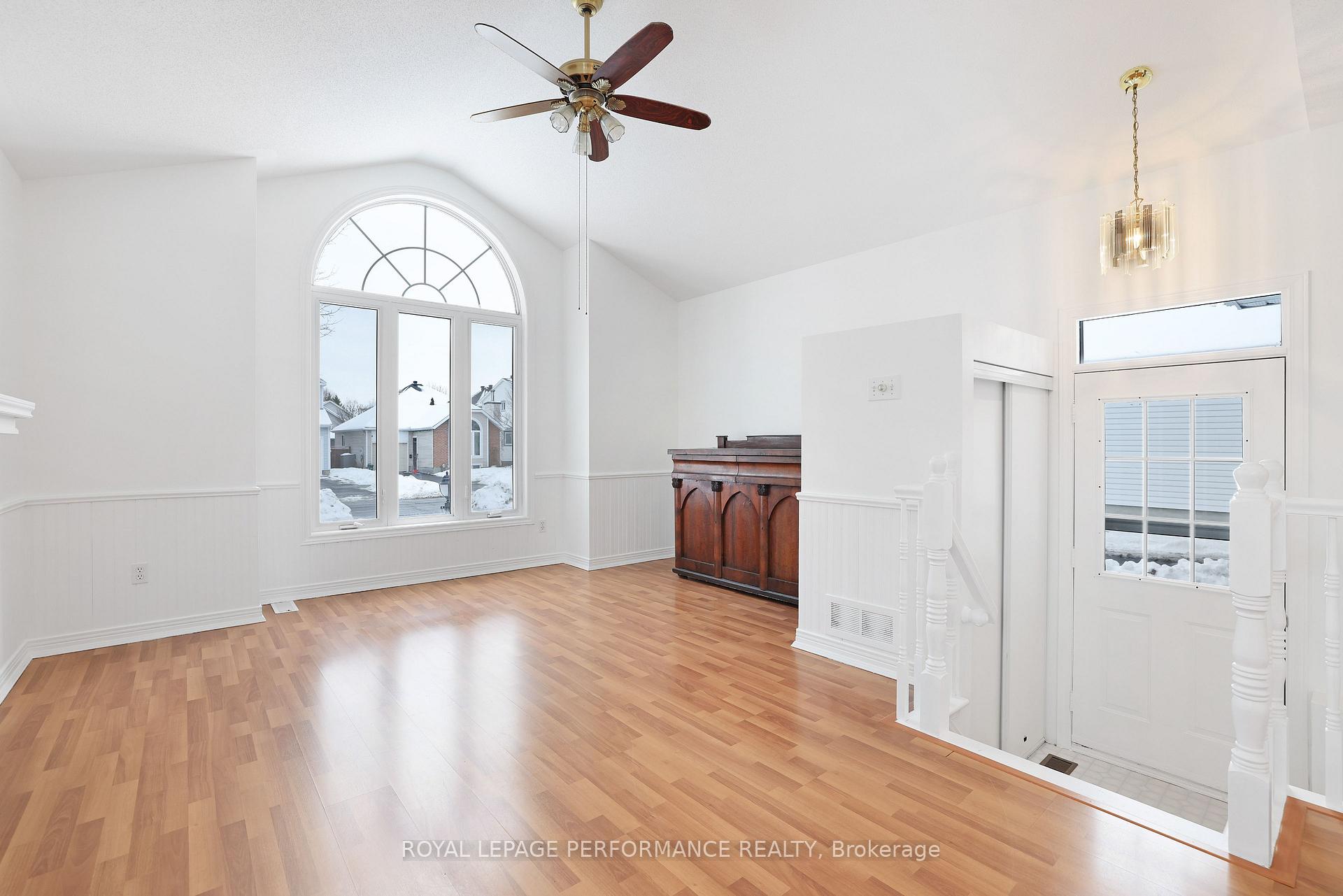 Photo 6 of 35 Steeple Chase Drive, Ottawa, Kanata - Bridlewood — HOMEH