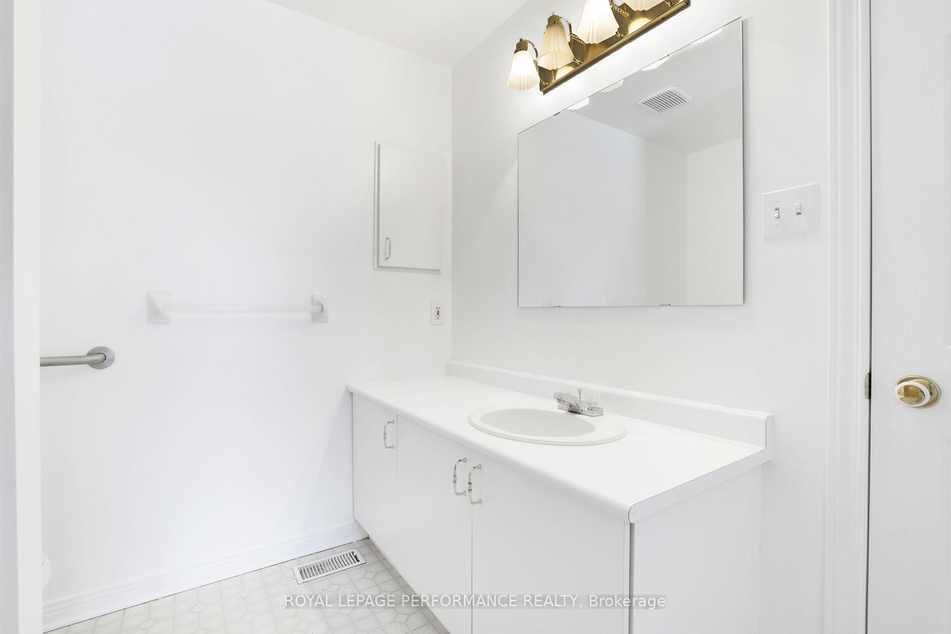 Photo 15 of 35 Steeple Chase Drive, Ottawa, Kanata - Bridlewood — HOMEH