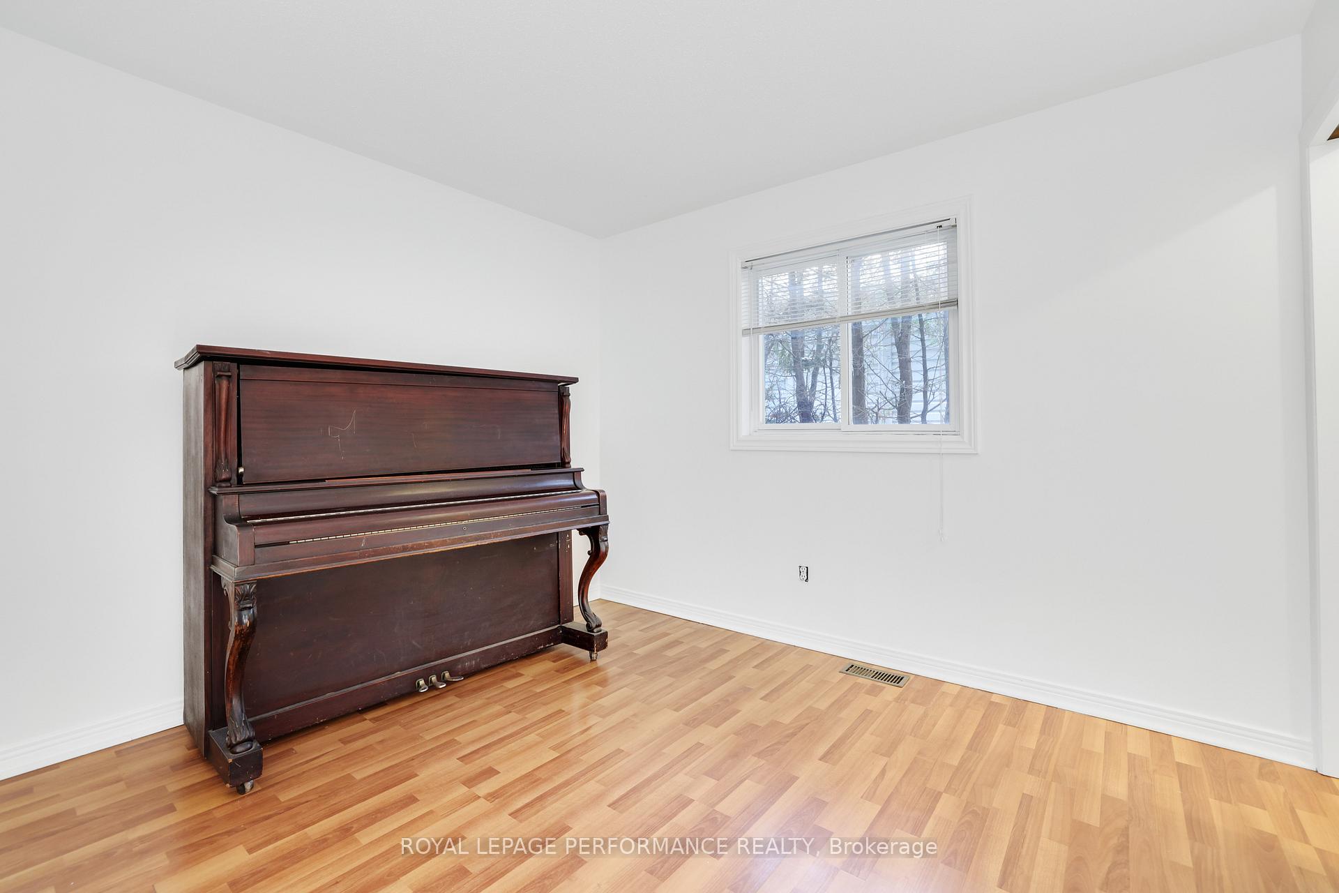 Photo 20 of 35 Steeple Chase Drive, Ottawa, Kanata - Bridlewood — HOMEH