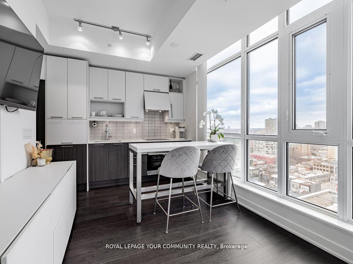 Photo 8 of Unit 1602, 30 Nelson Street, Toronto, Waterfront Communities — HOMEH