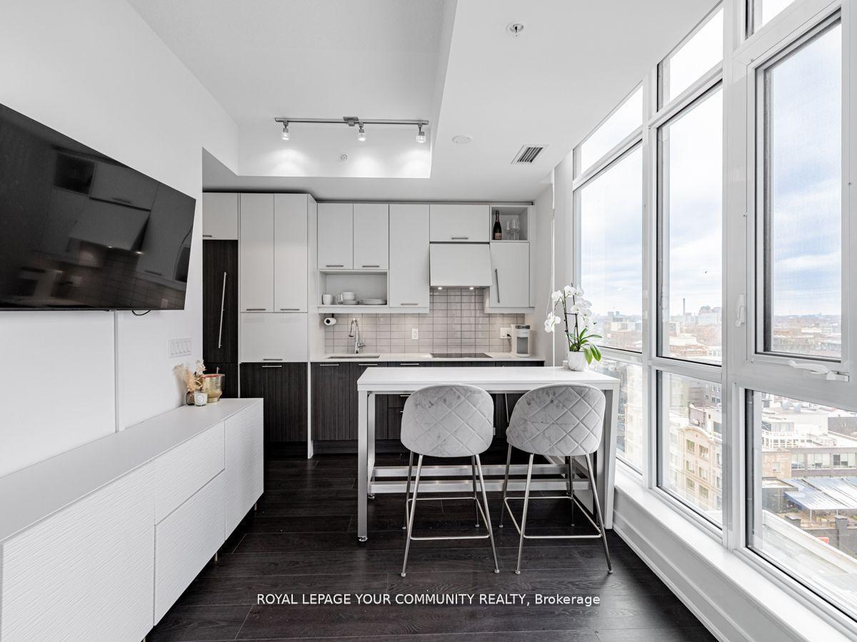 Photo 5 of Unit 1602, 30 Nelson Street, Toronto, Waterfront Communities — HOMEH