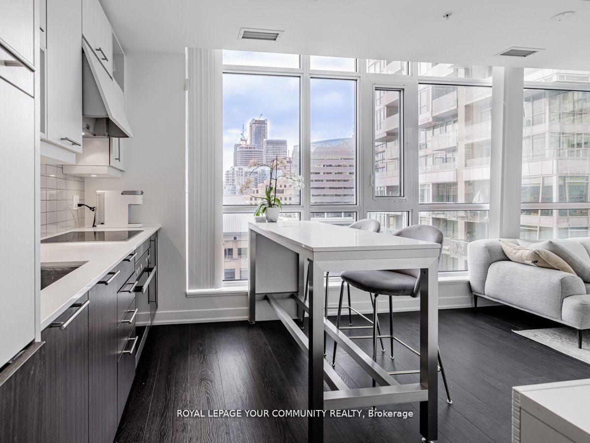 Photo 10 of Unit 1602, 30 Nelson Street, Toronto, Waterfront Communities — HOMEH