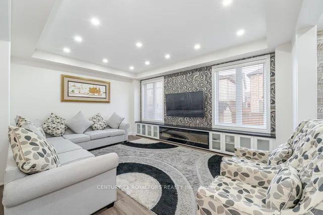 Photo 11 of 77 Enford Crescent, Brampton, Northwest Brampton — HOMEH