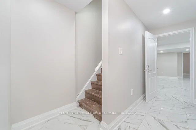 Photo 31 of 77 Enford Crescent, Brampton, Northwest Brampton — HOMEH