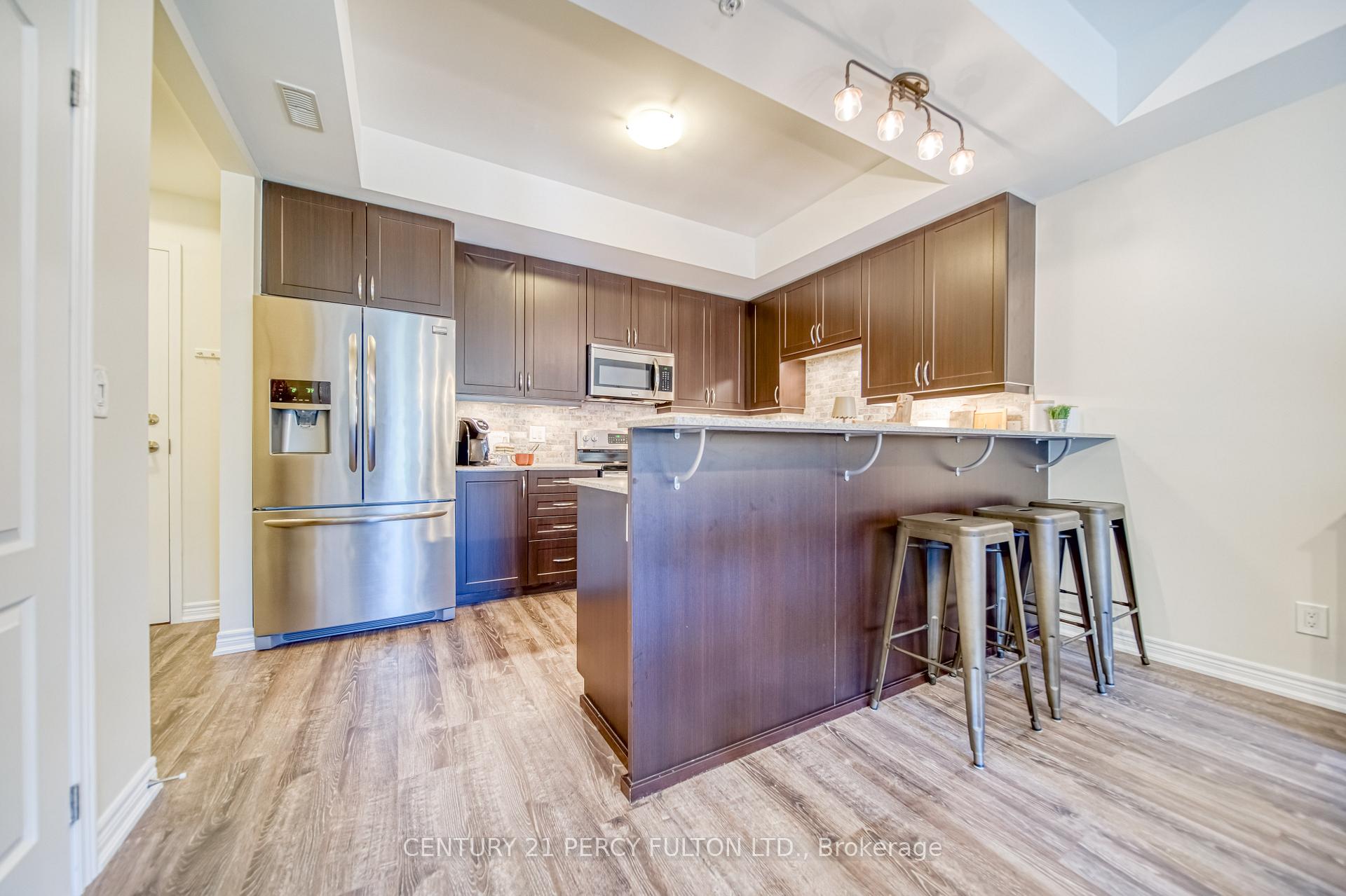 Photo 3 of Unit 302, 660 Gordon Street, Whitby, Port Whitby — HOMEH