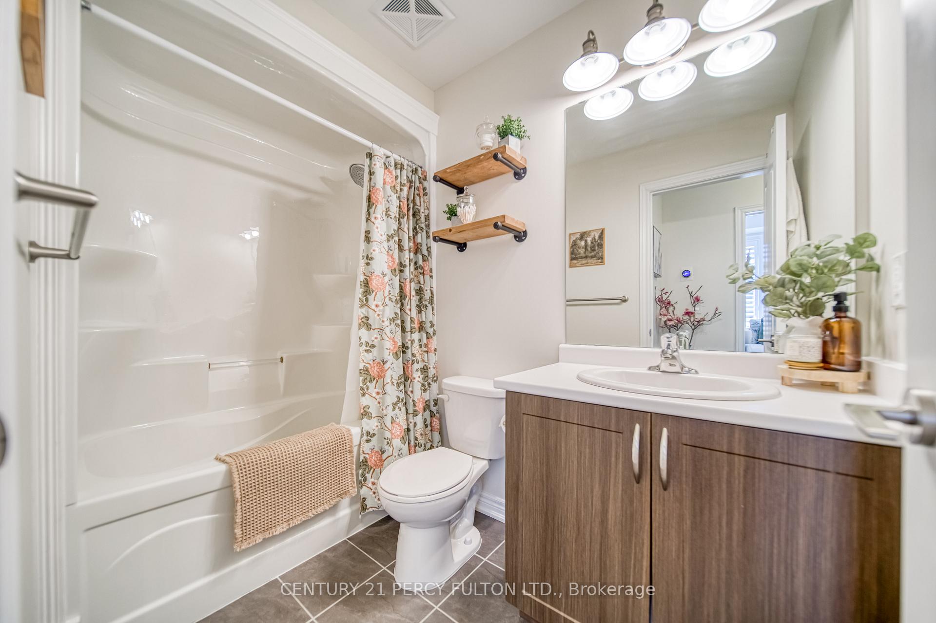 Photo 7 of Unit 302, 660 Gordon Street, Whitby, Port Whitby — HOMEH