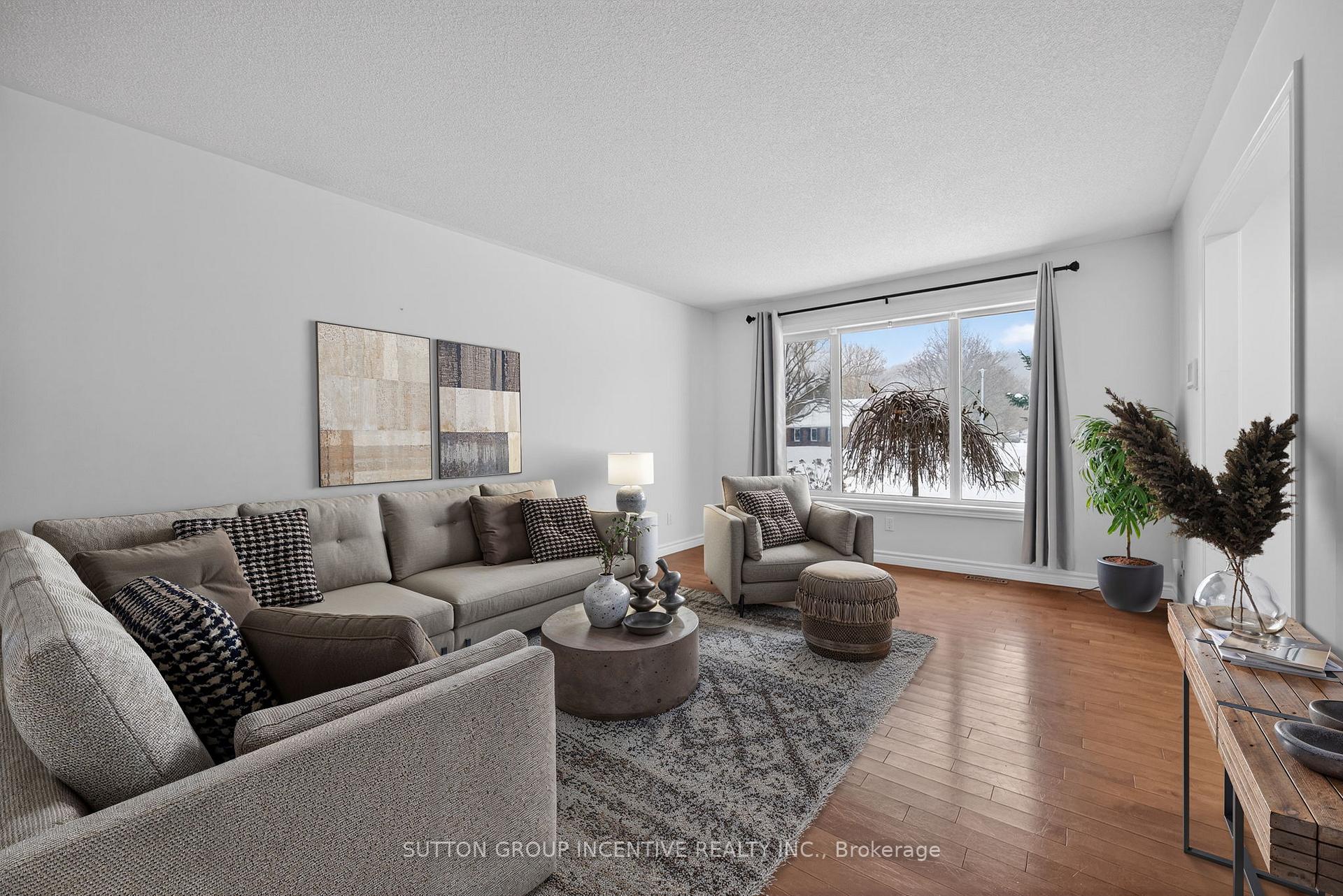 Photo 5 of 36 Nicholson Crescent, Springwater, Snow Valley — HOMEH