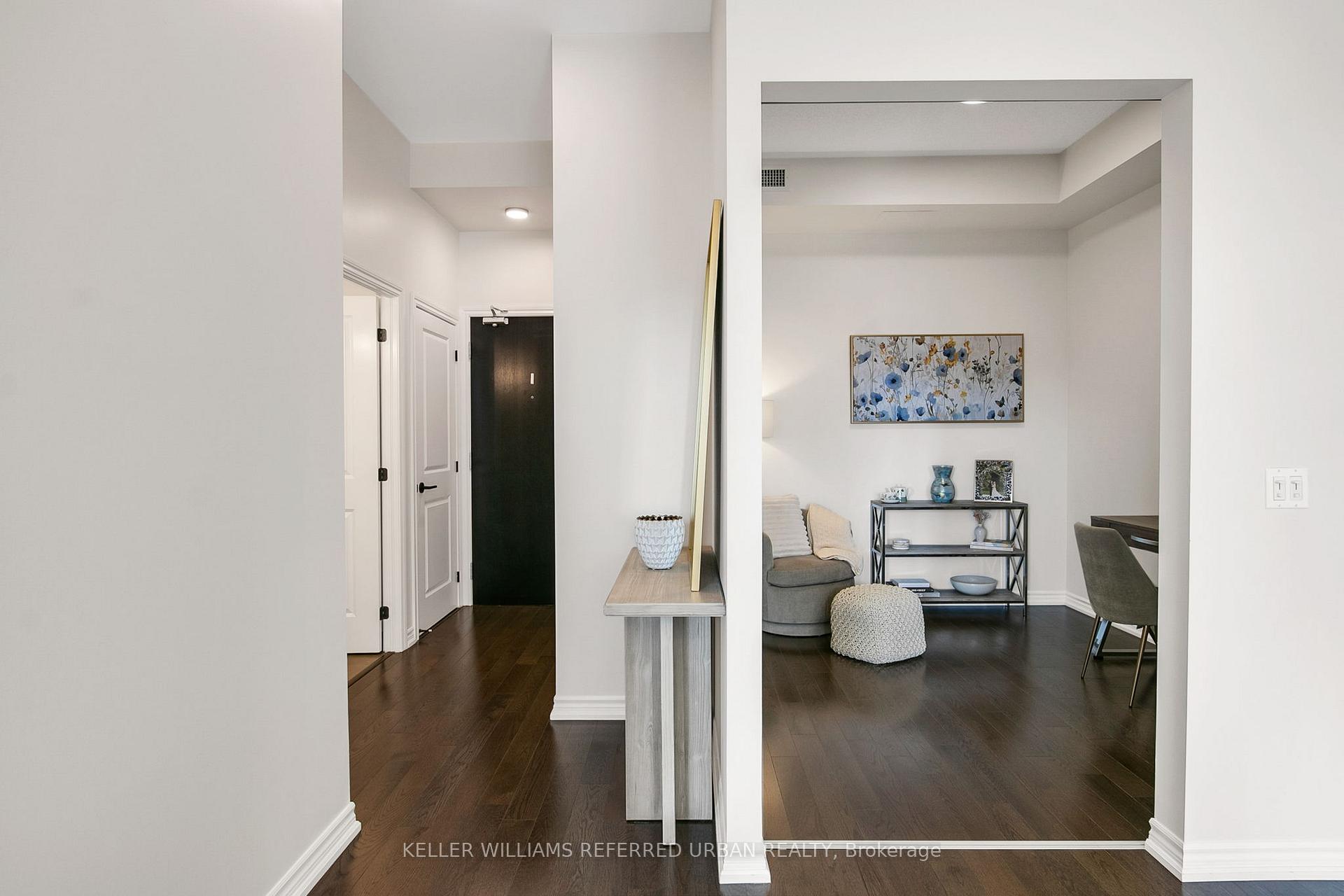 Photo 2 of Unit 725, 23 Glebe Road W, Toronto, Yonge-Eglinton — HOMEH