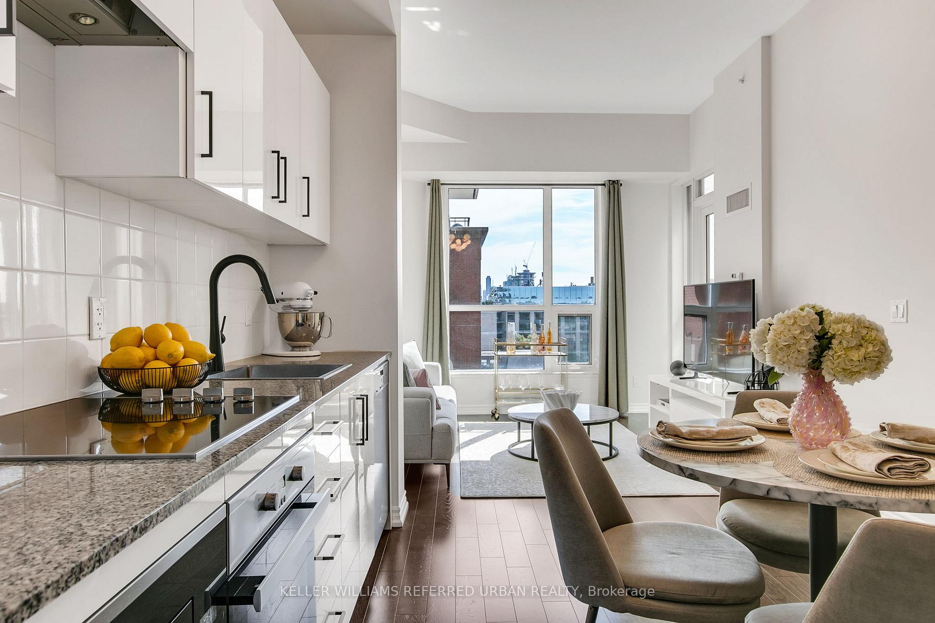 Photo 4 of Unit 725, 23 Glebe Road W, Toronto, Yonge-Eglinton — HOMEH