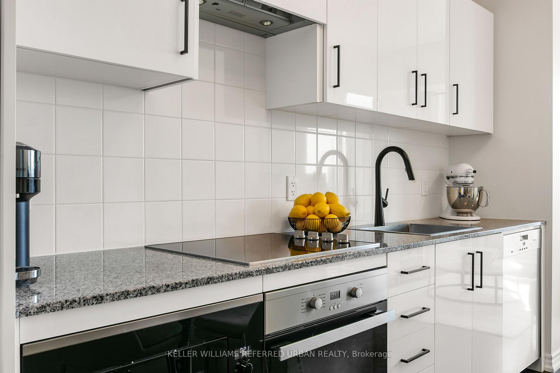 Photo 1 of Unit 725, 23 Glebe Road W, Toronto, Yonge-Eglinton — HOMEH