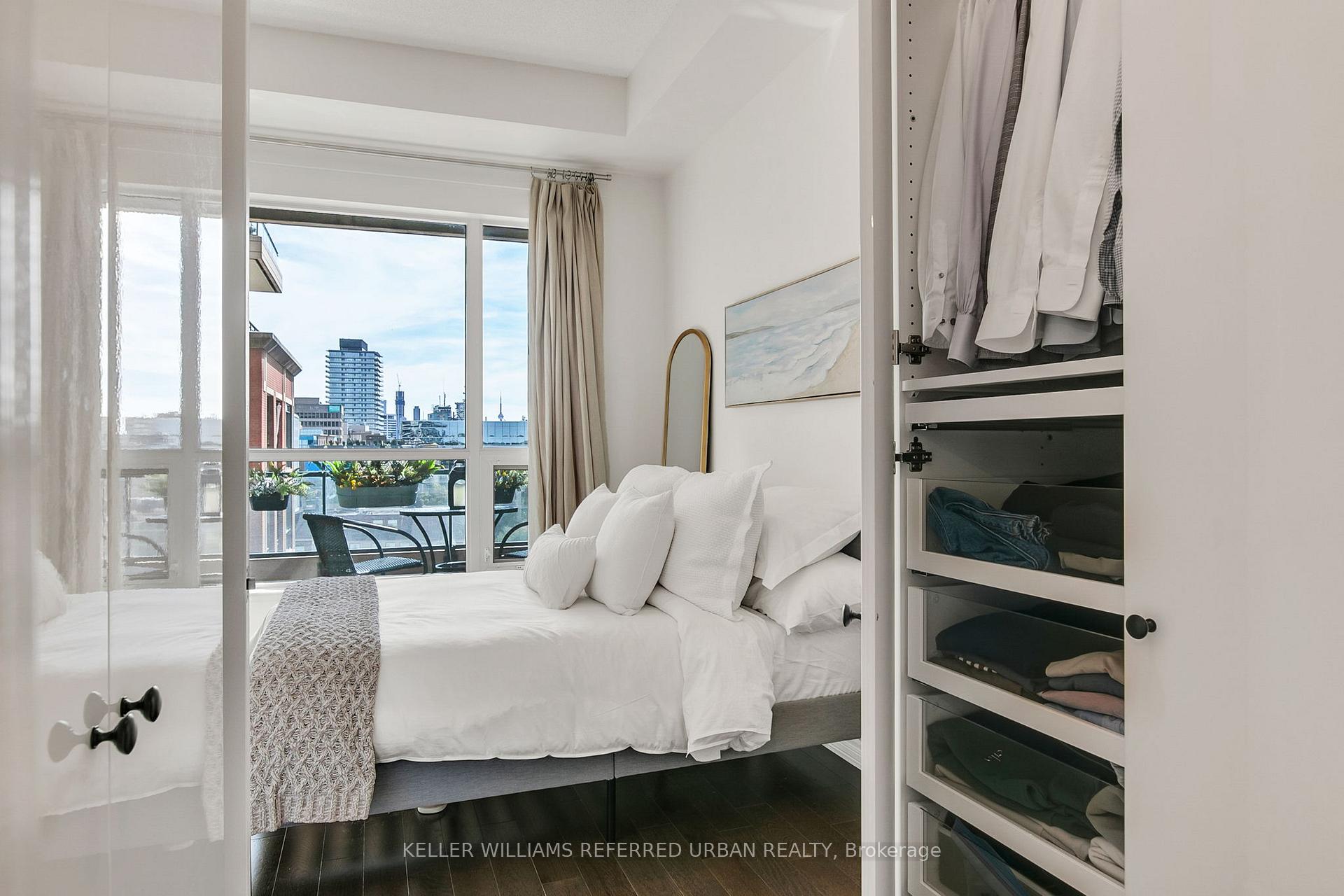 Photo 7 of Unit 725, 23 Glebe Road W, Toronto, Yonge-Eglinton — HOMEH