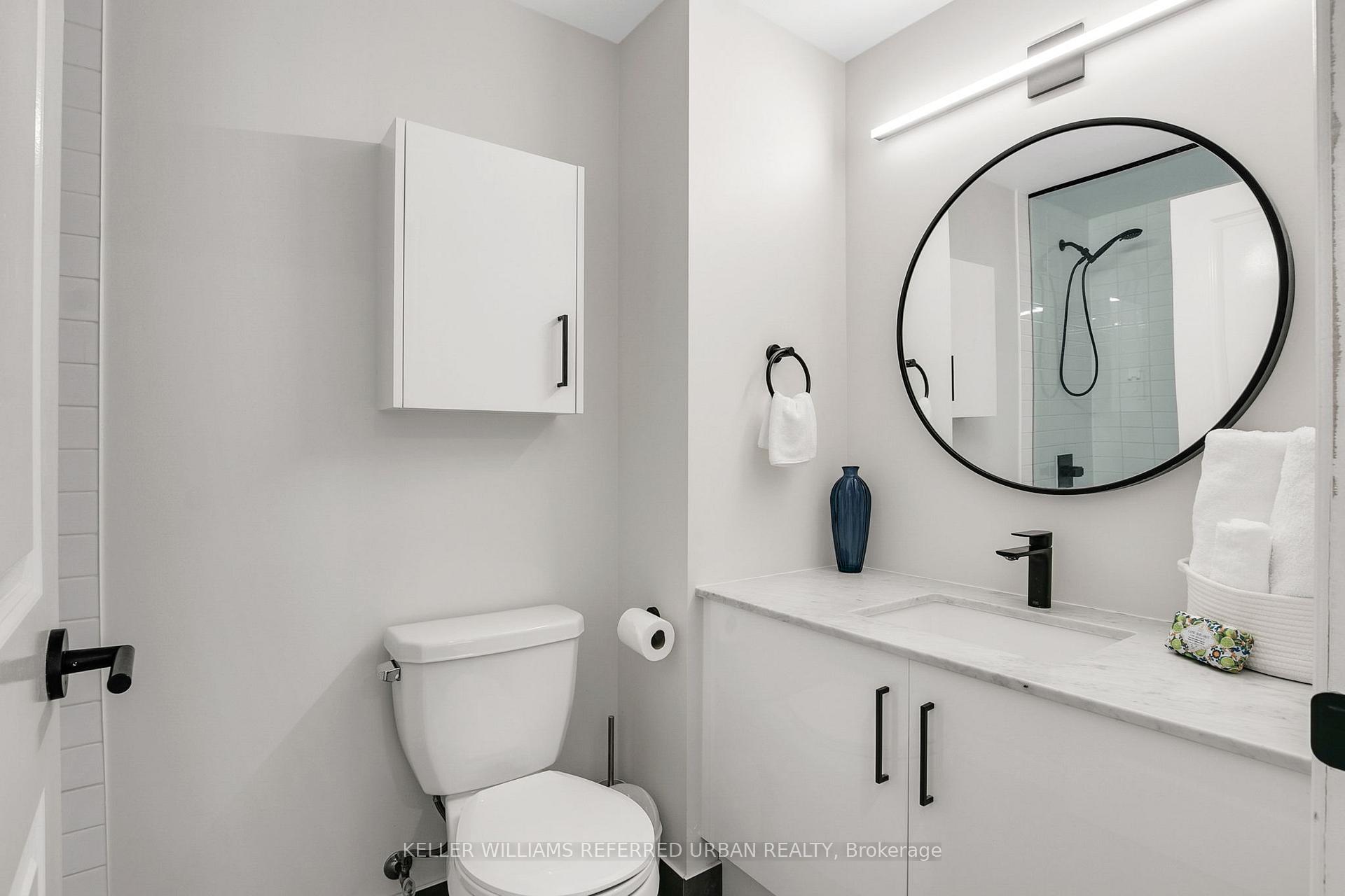 Photo 5 of Unit 725, 23 Glebe Road W, Toronto, Yonge-Eglinton — HOMEH