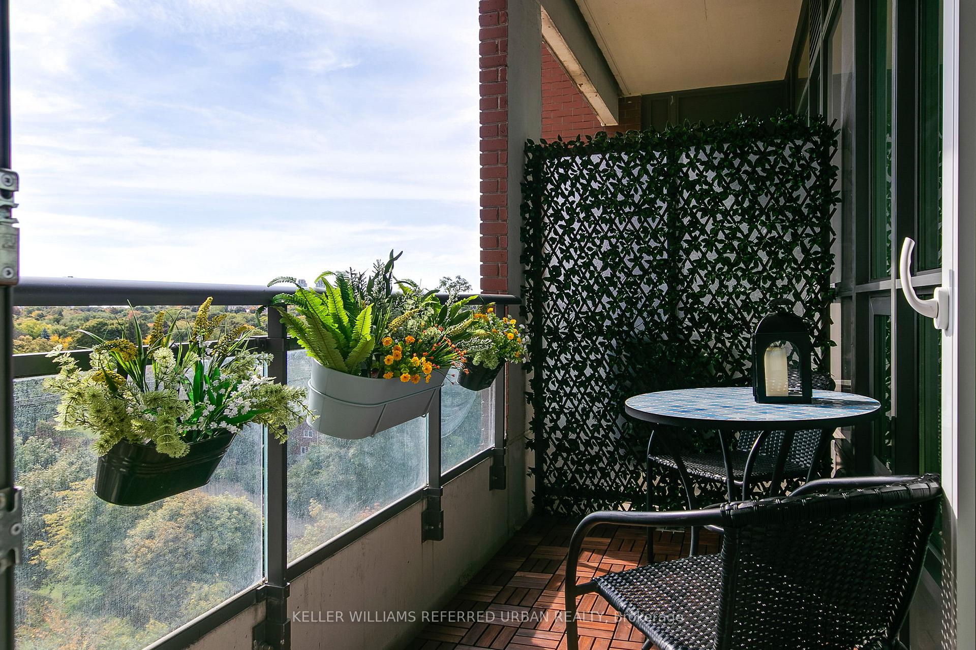 Photo 13 of Unit 725, 23 Glebe Road W, Toronto, Yonge-Eglinton — HOMEH
