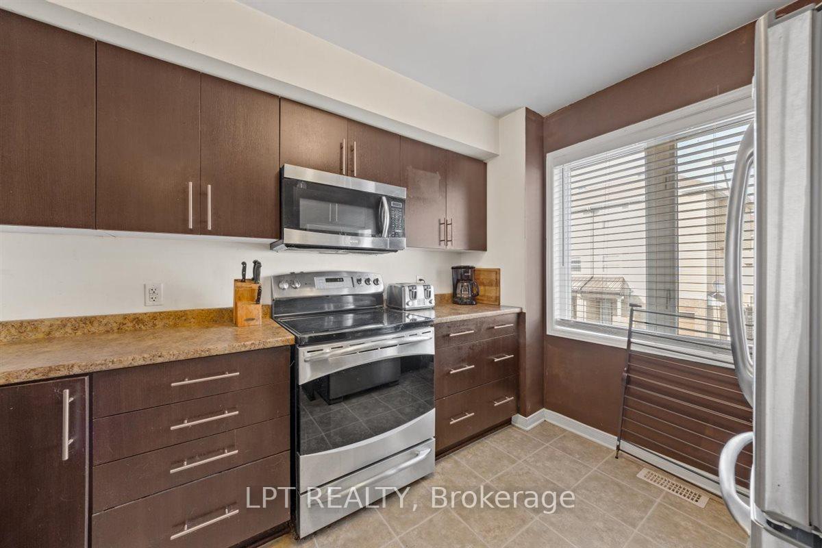 Photo 19 of 419 Sadar Private, Ottawa, Barrhaven - Cedargrove/Fraserdale — HOMEH