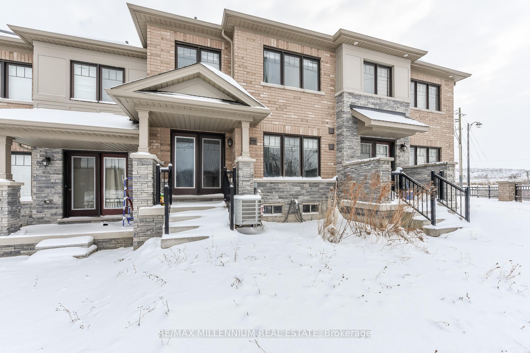 Photo 3 of 13 Hedges Crescent, Hamilton, Stoney Creek — HOMEH