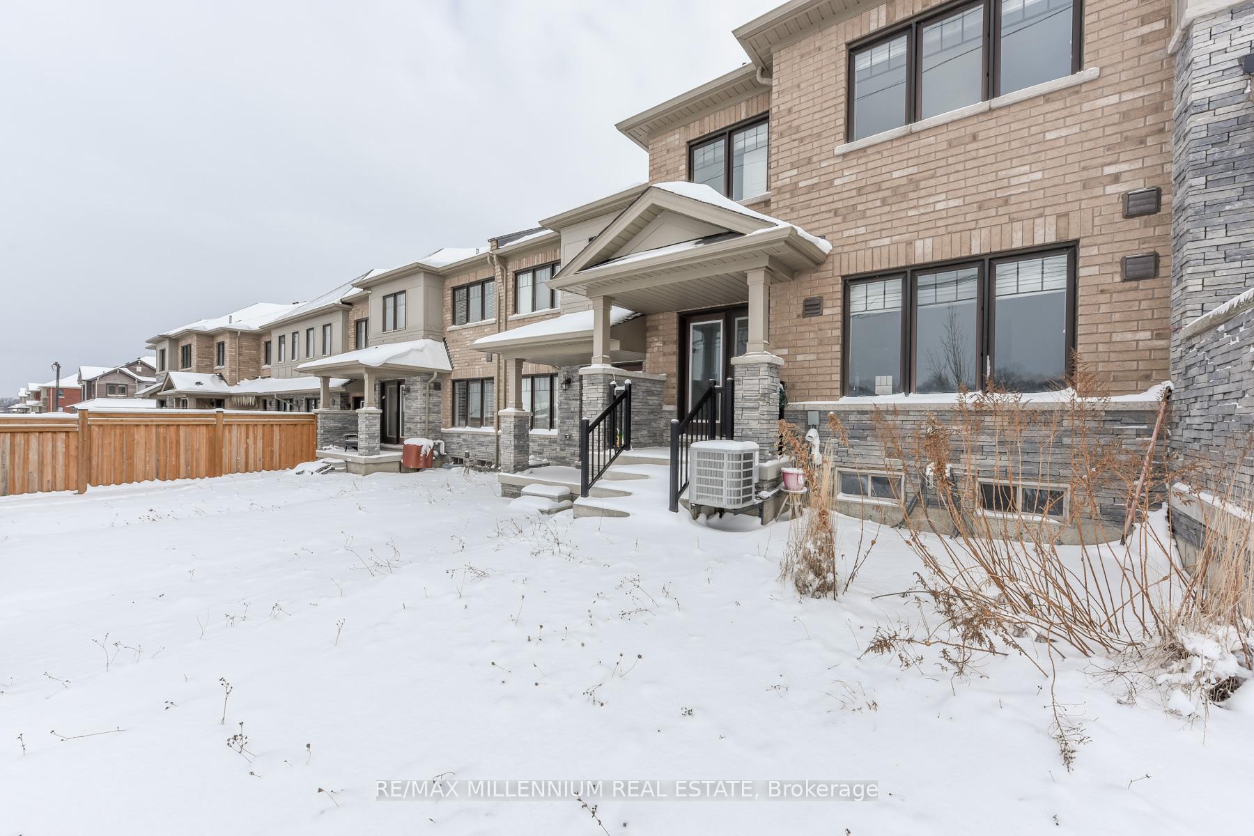 Photo 4 of 13 Hedges Crescent, Hamilton, Stoney Creek — HOMEH