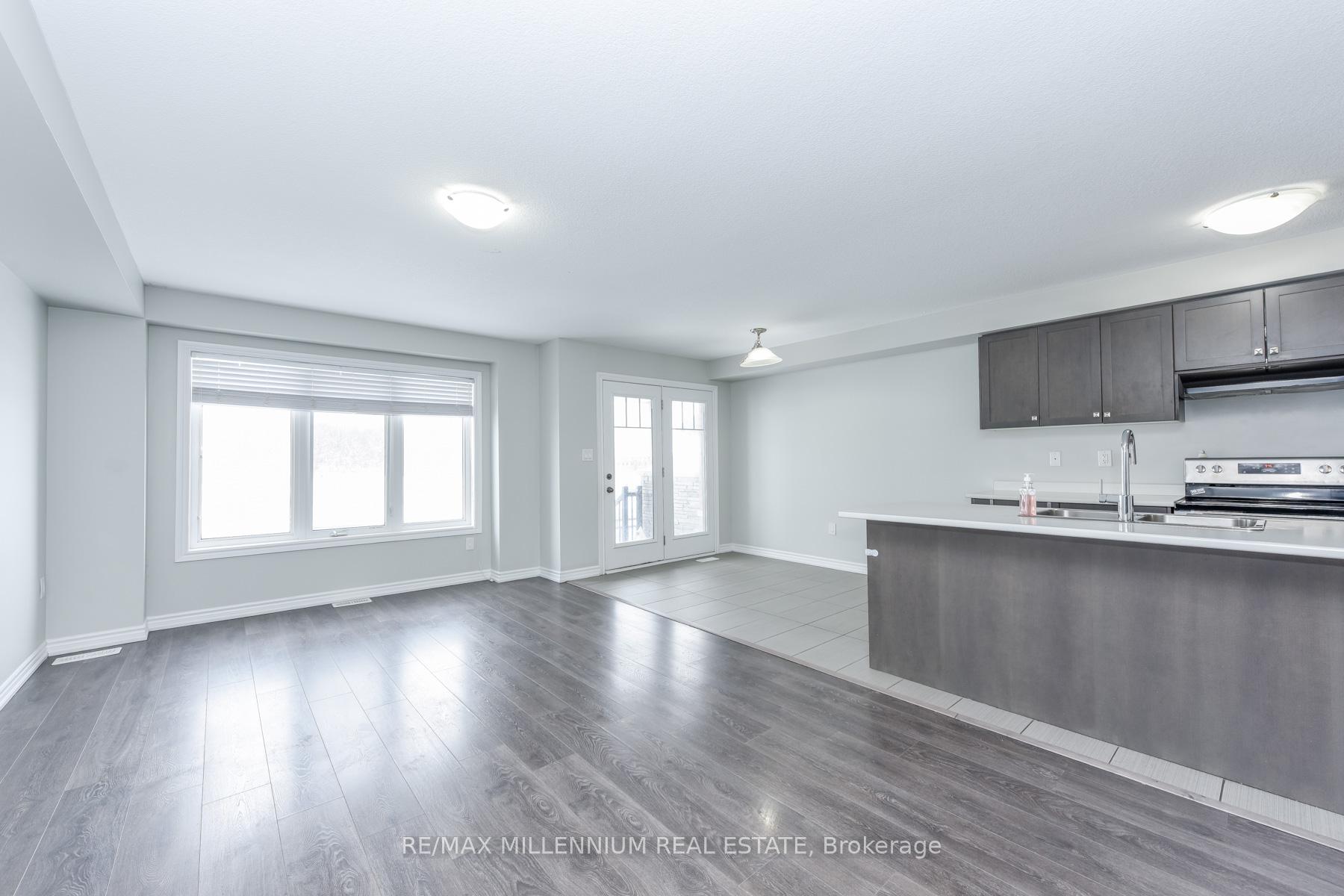 Photo 5 of 13 Hedges Crescent, Hamilton, Stoney Creek — HOMEH