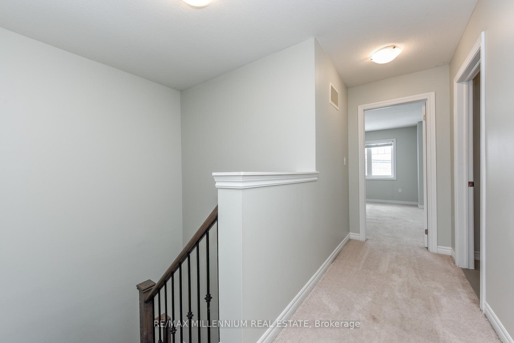 Photo 12 of 13 Hedges Crescent, Hamilton, Stoney Creek — HOMEH