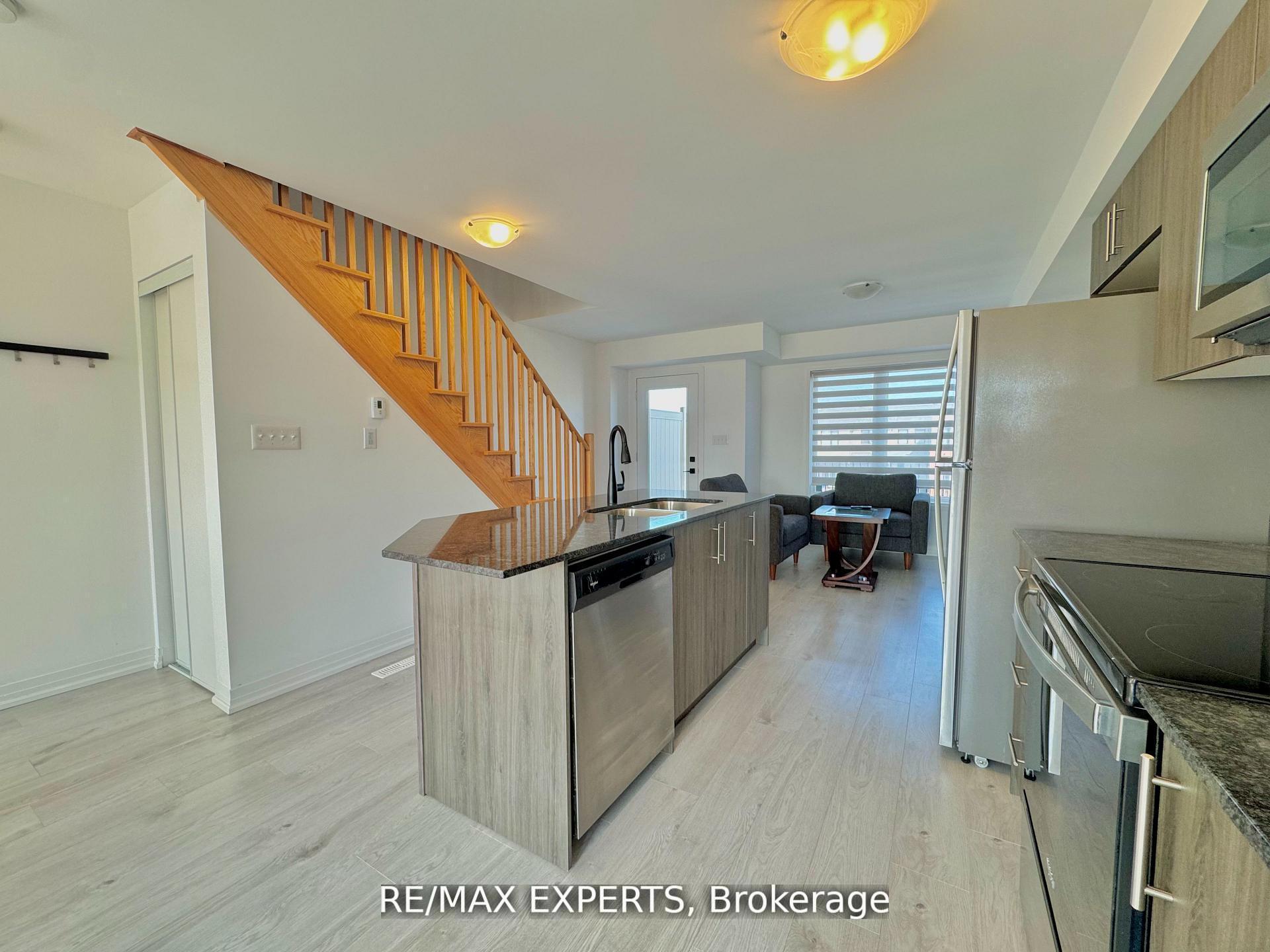 Photo 5 of 67 Fairlane Avenue, Barrie, Painswick South — HOMEH