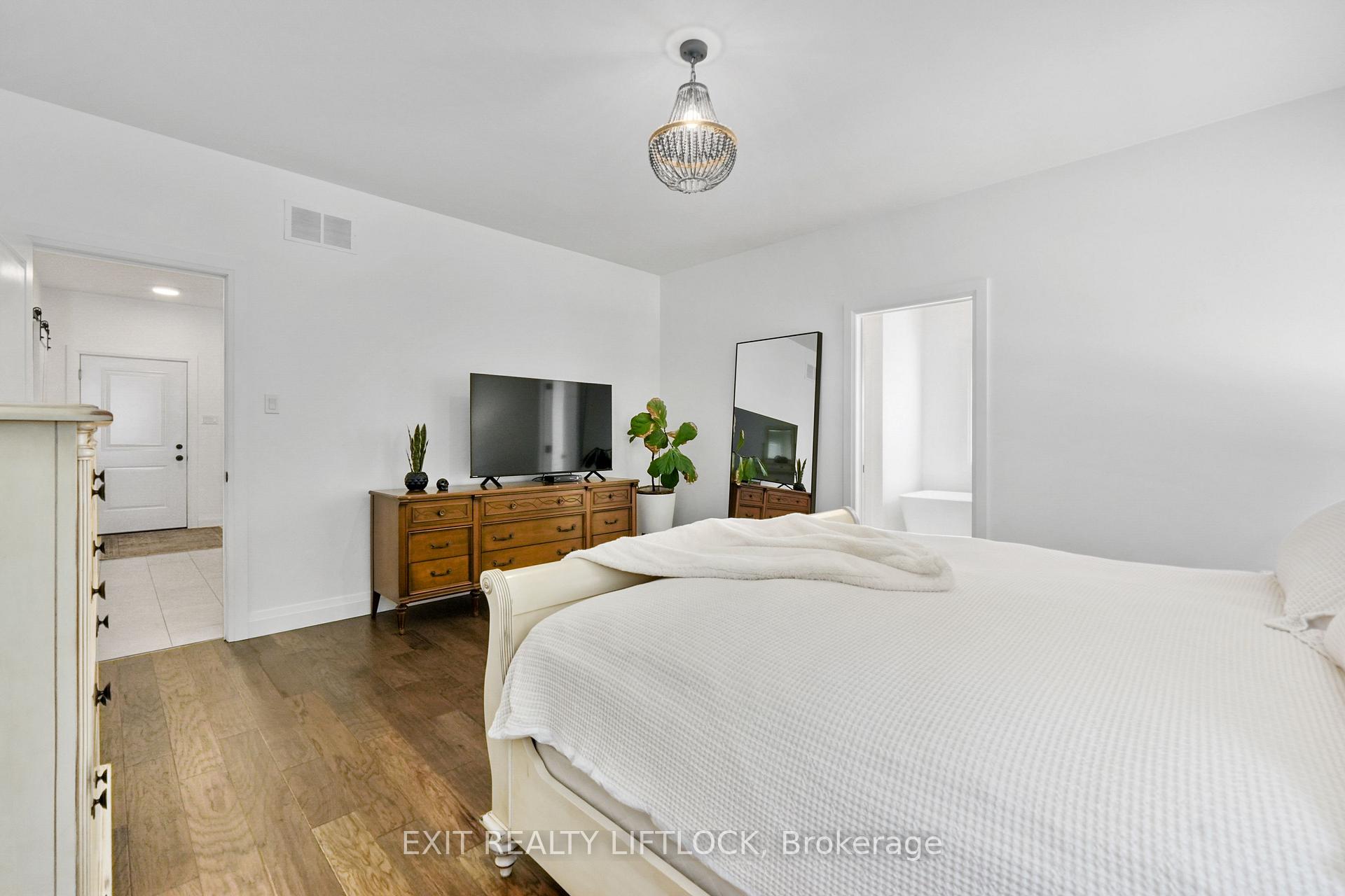 Photo 9 of 1658 County Road 40, Douro-Dummer — HOMEH