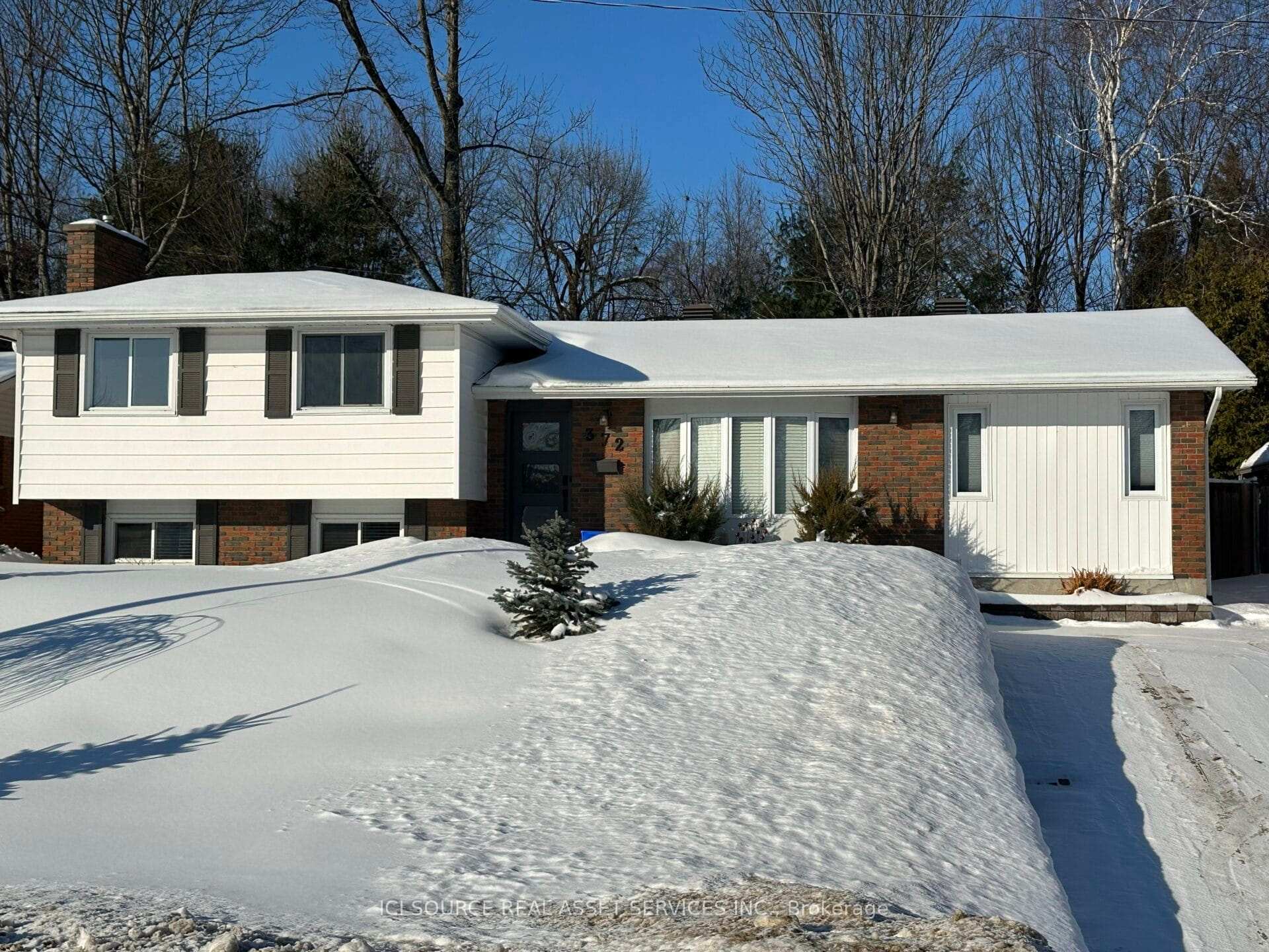 Front of 372 Camelot Drive