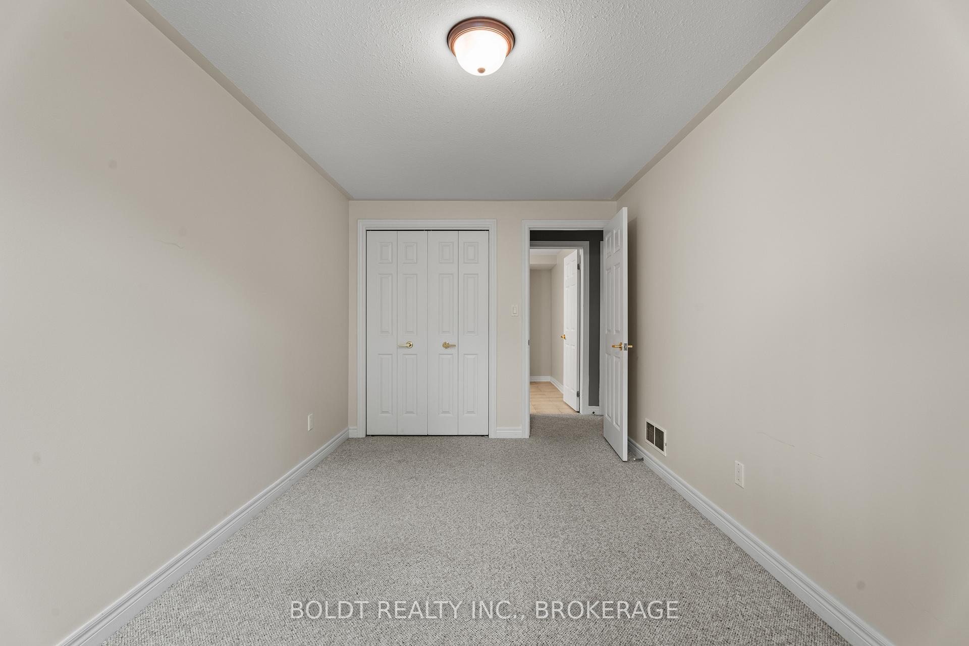 Photo 30 of 8 Willowlanding Court, Welland, N. Welland — HOMEH