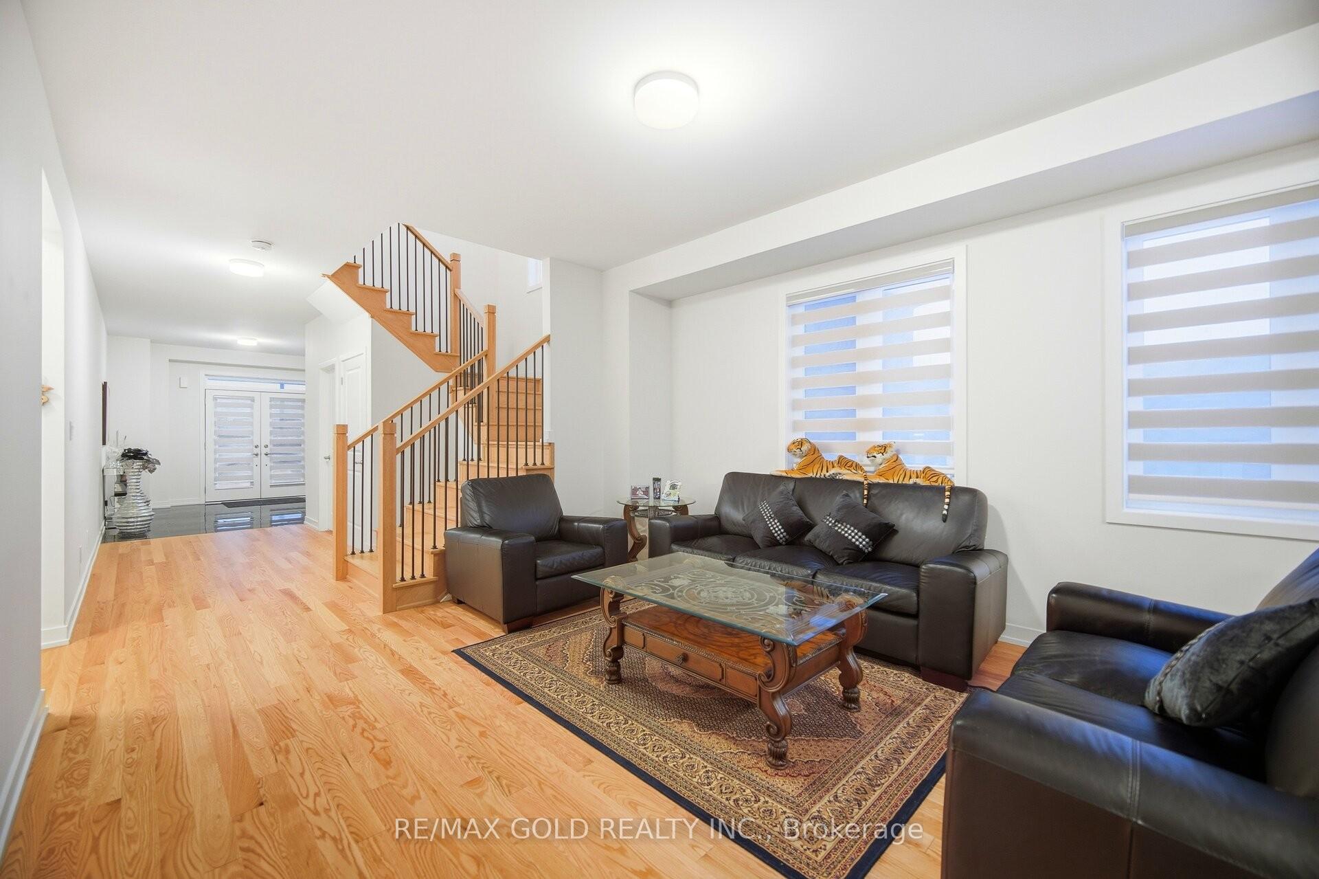 Photo 2 of 40 Aveena Road, Brampton, Bram East — HOMEH