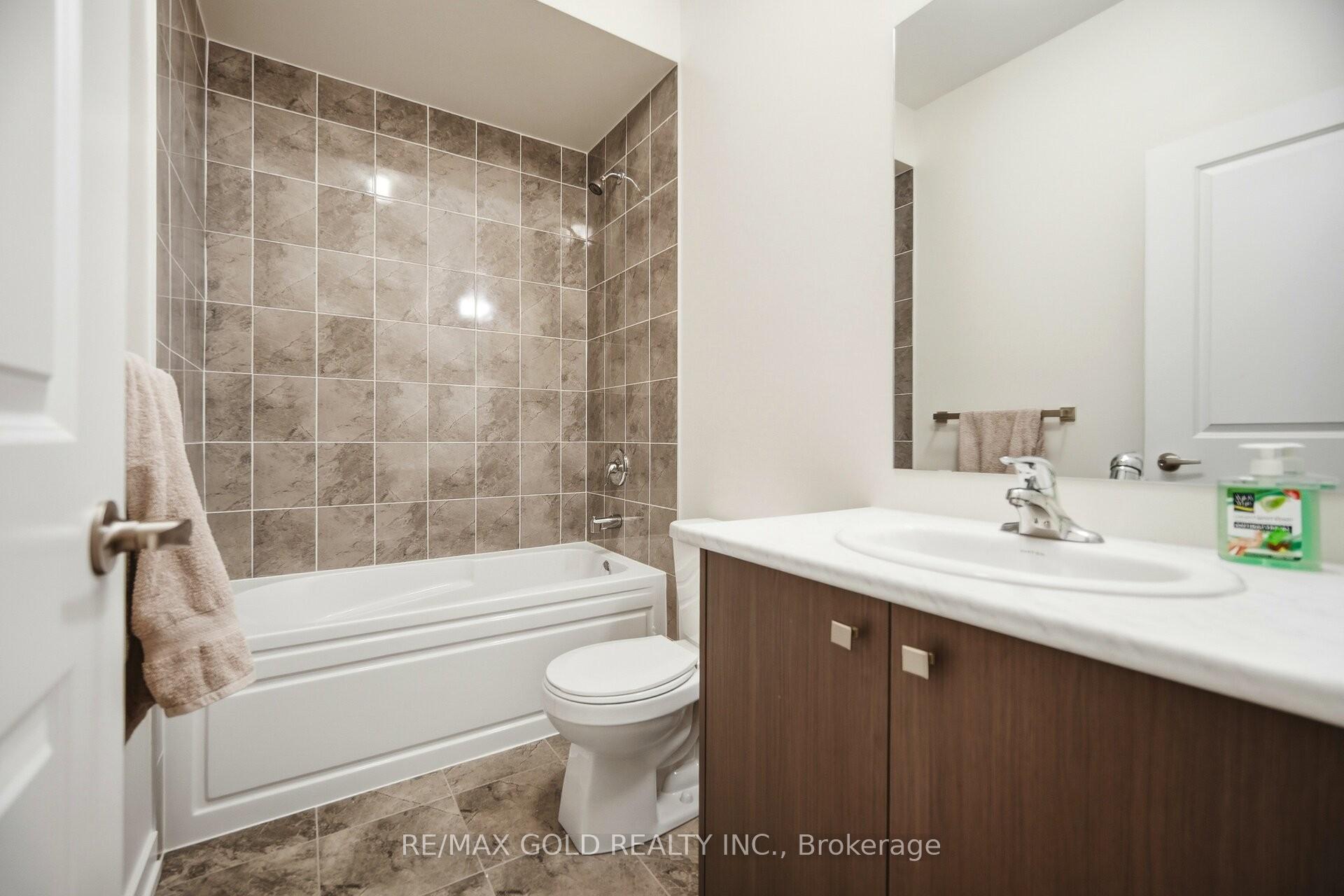 Photo 18 of 40 Aveena Road, Brampton, Bram East — HOMEH