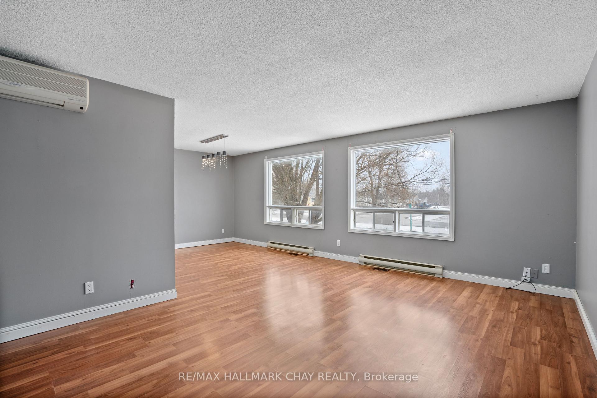 Photo 4 of 7481 County Road 91, Clearview, Stayner — HOMEH