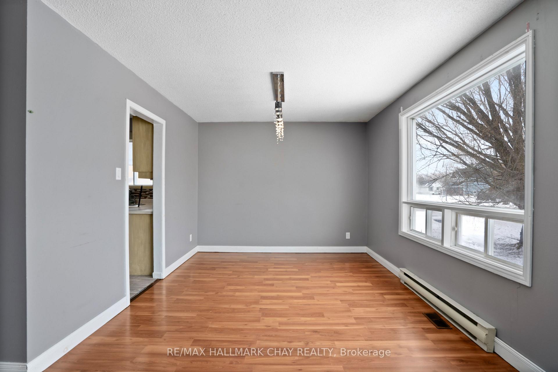 Photo 6 of 7481 County Road 91, Clearview, Stayner — HOMEH