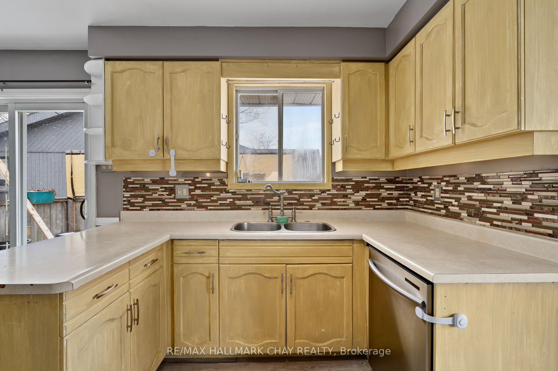 Photo 10 of 7481 County Road 91, Clearview, Stayner — HOMEH