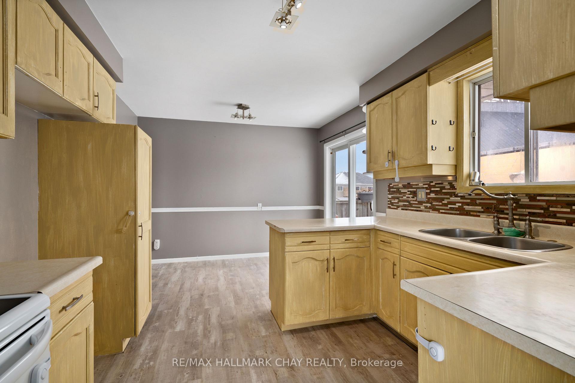 Photo 2 of 7481 County Road 91, Clearview, Stayner — HOMEH