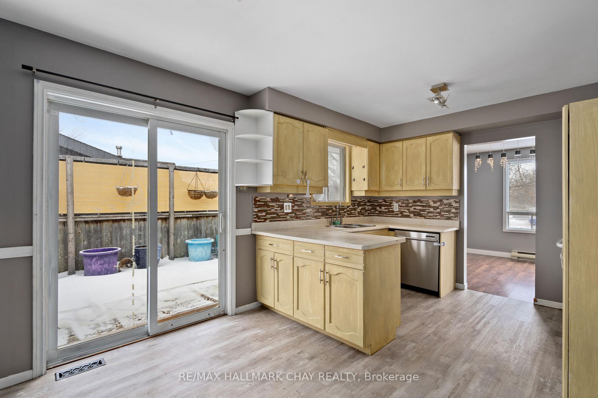 Photo 9 of 7481 County Road 91, Clearview, Stayner — HOMEH