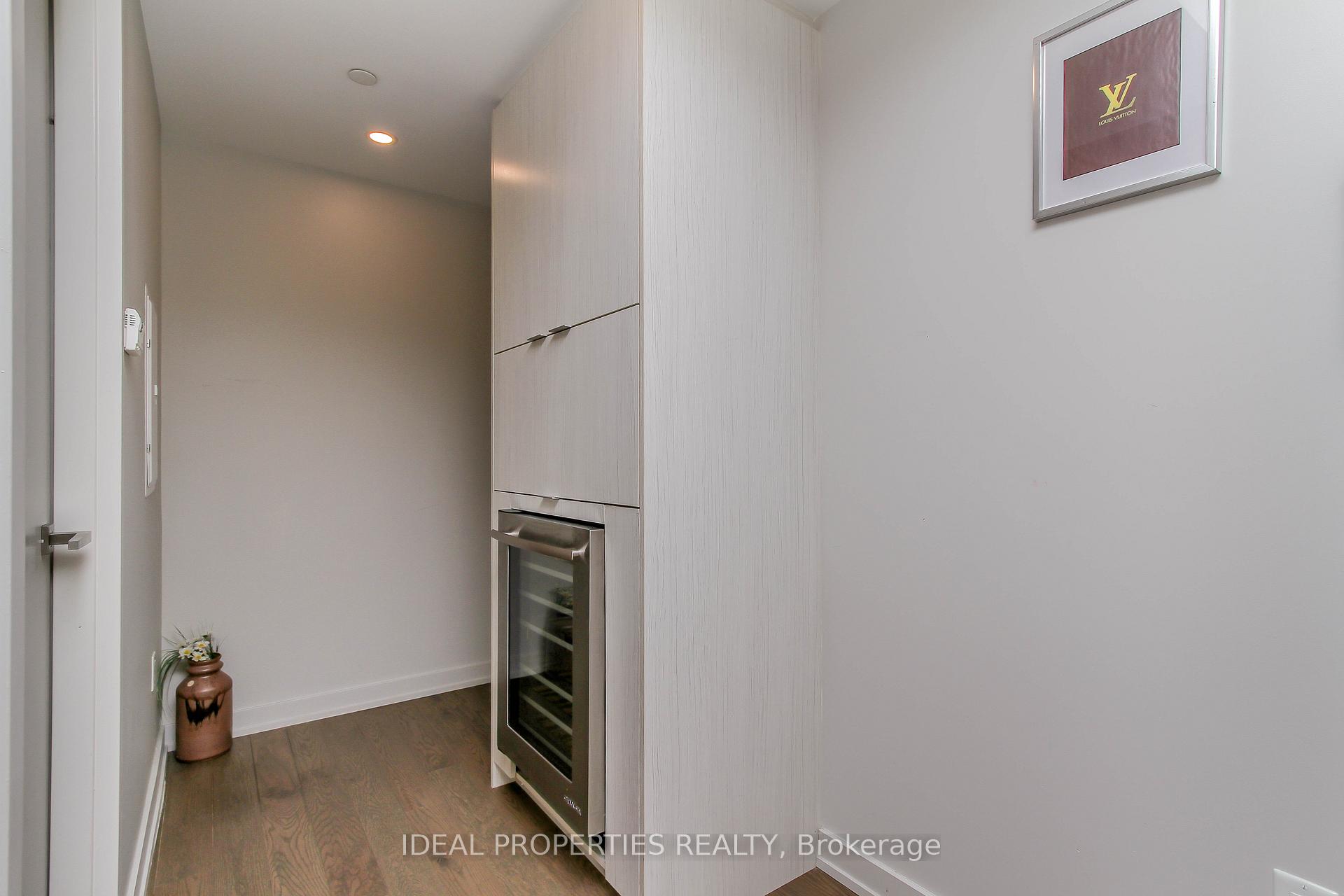 Photo 3 of Unit 803, 101 Queen Street, Ottawa, Ottawa Centre — HOMEH