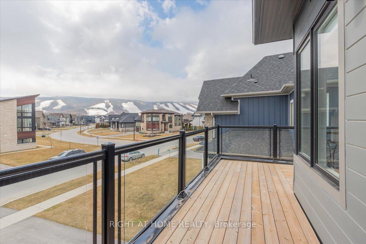 Photo 15 of 120 Stoneleigh Drive, Blue Mountains — HOMEH