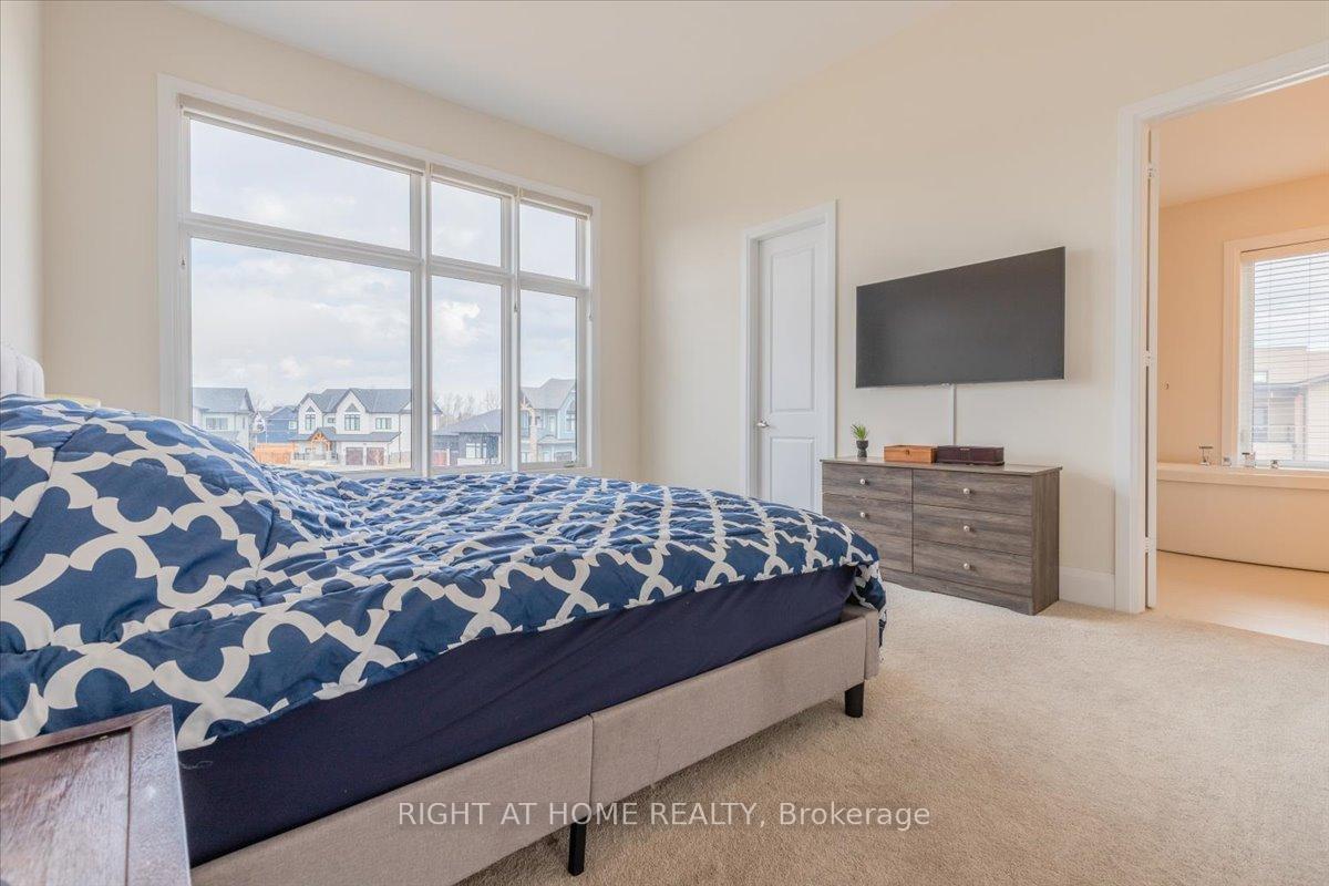 Photo 32 of 120 Stoneleigh Drive, Blue Mountains — HOMEH