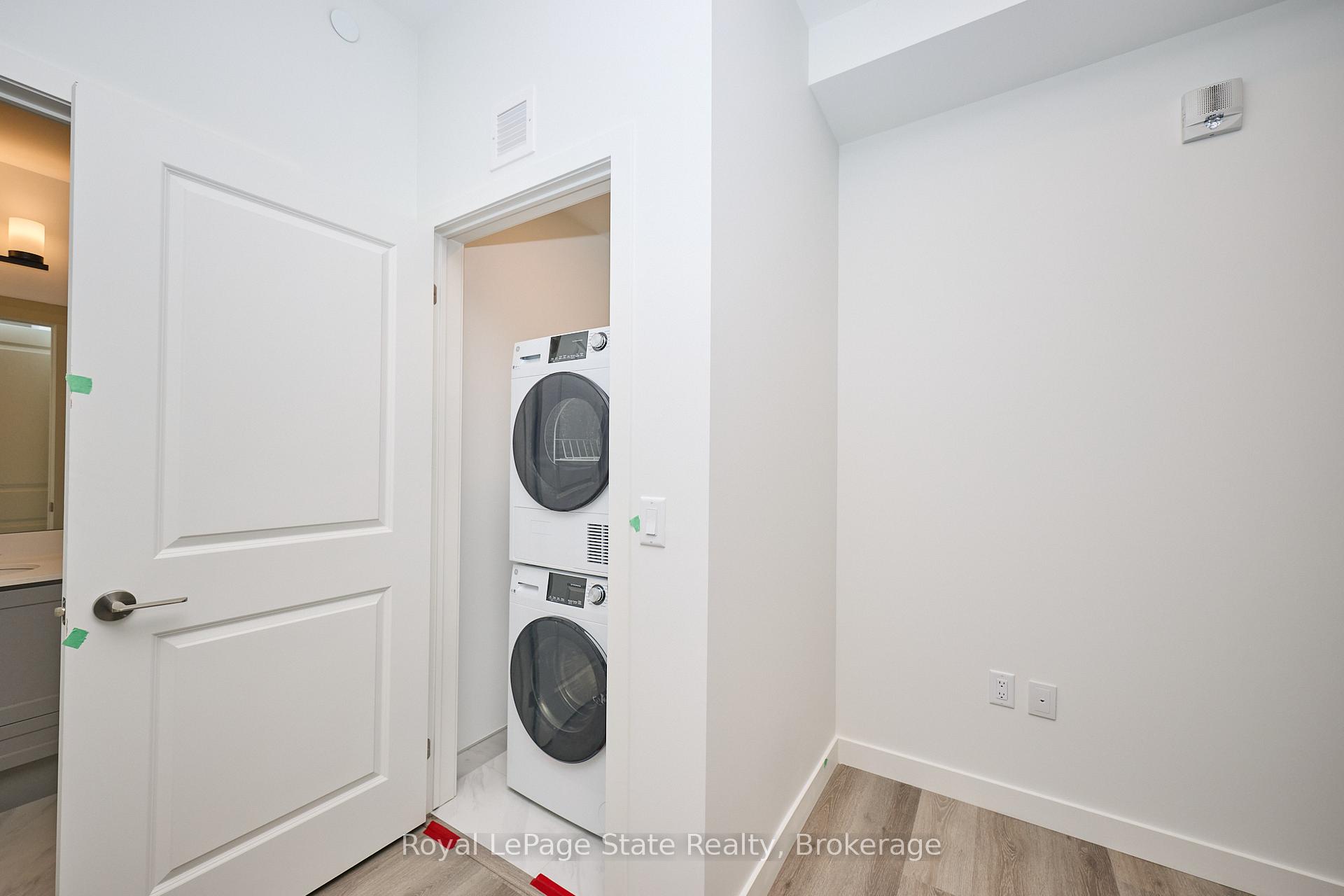 Photo 4 of Unit 615, 461 Green Road, Hamilton, Lakeshore — HOMEH