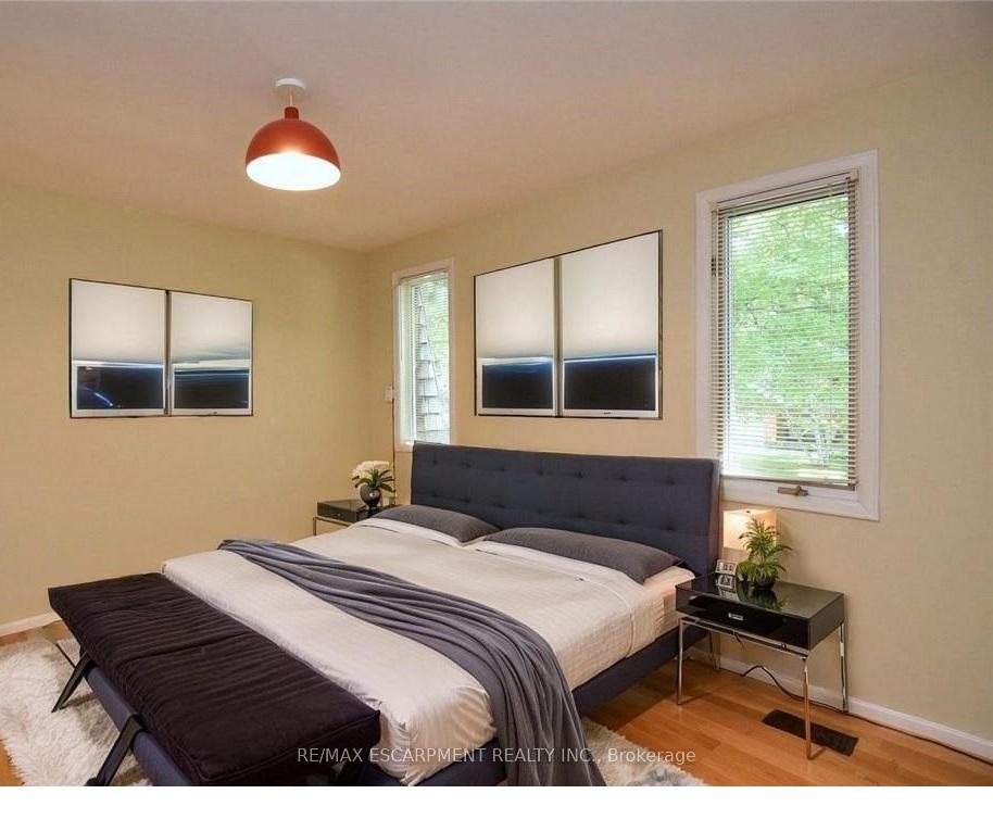 Photo 24 of 30 Terrace Drive, Hamilton, Dundas — HOMEH