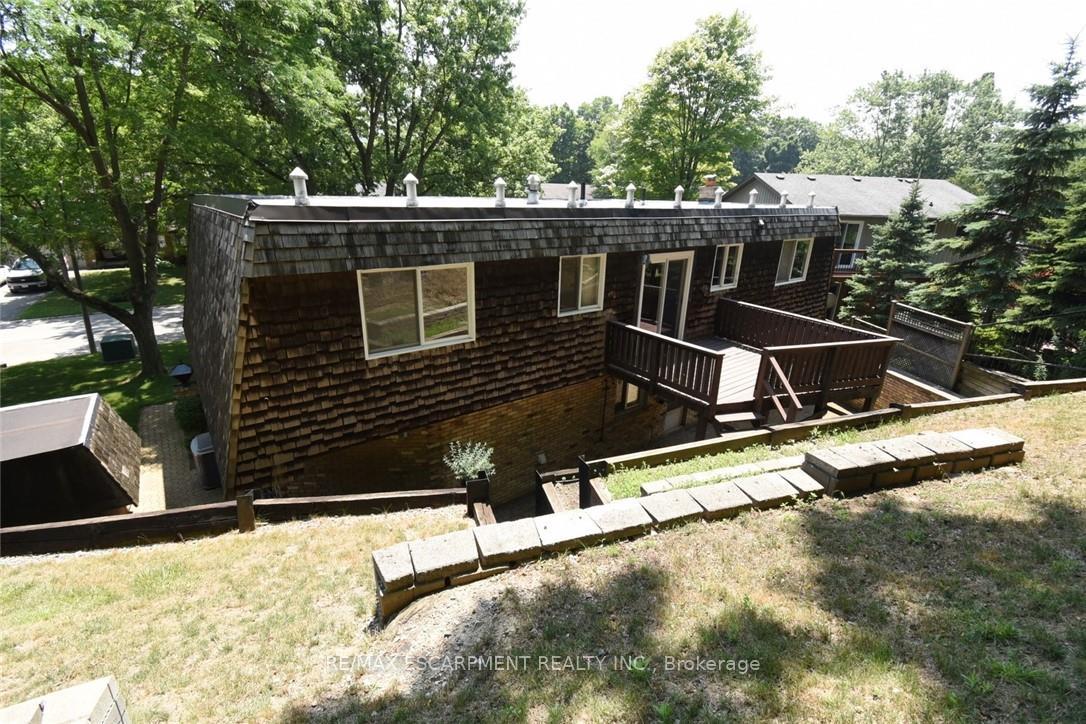 Photo 20 of 30 Terrace Drive, Hamilton, Dundas — HOMEH