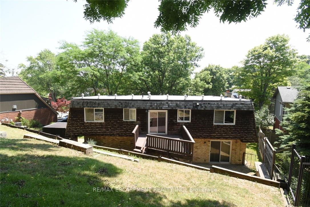 Photo 19 of 30 Terrace Drive, Hamilton, Dundas — HOMEH